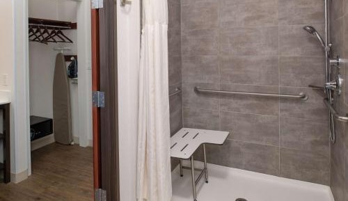 King Room with Roll-In Shower - Mobility/Hearing Accessible