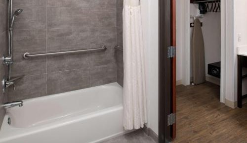 King Room with Accessible Tub - Mobility and Hearing Access