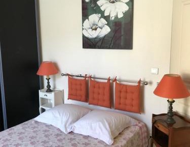 Standard Double Room with Shared Bathroom