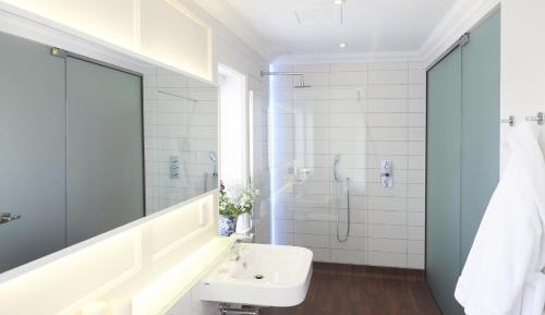 Super Comfy - Deluxe Double Room