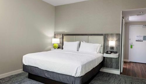 King Room - Non-Smoking