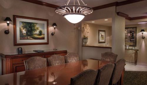 Connecting King Room 