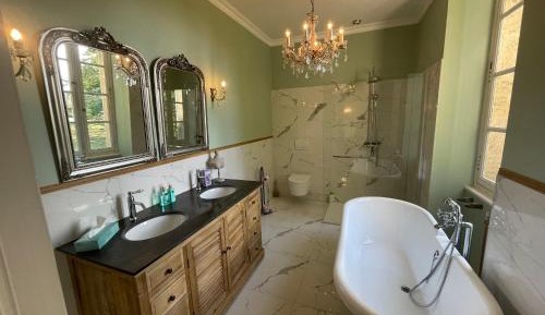 Deluxe Double Room with Bath