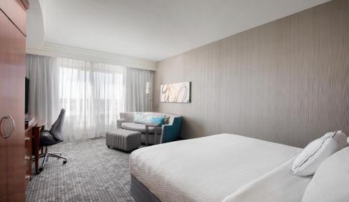 King Room with Sofa Bed - Hearing Accessible