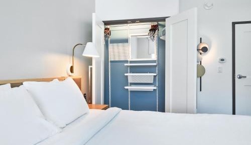 King Studio with Sofa Bed - Hearing Accessible