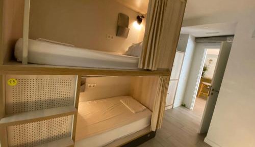Bed in 6-Bed Mixed Dormitory Room