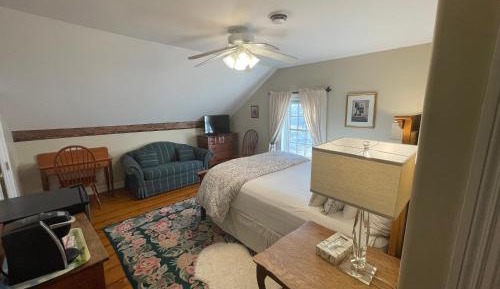 Queen Room with Spa Bath