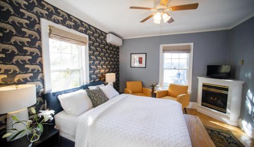 Queen Room