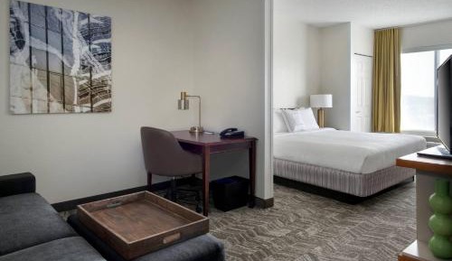 One-Bedroom Suite with King Bed