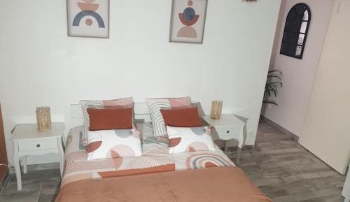 Double Room with Shared Bathroom