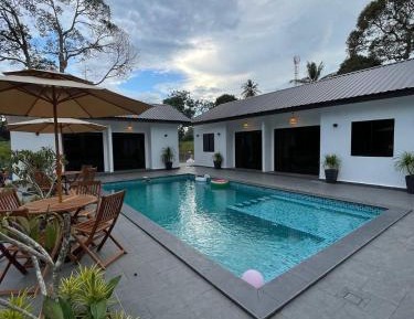 Twin Room with Private Bathroom