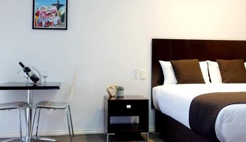 Queen Room with Spa Bath