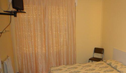 Single Room with Shared Bathroom