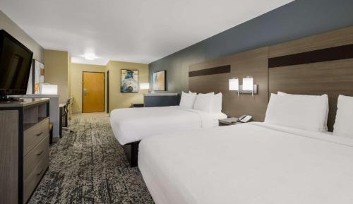 Queen Suite with Two Queen Beds - Non-Smoking