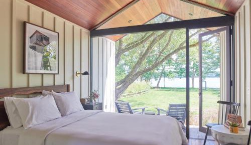 Accessible King Cabin