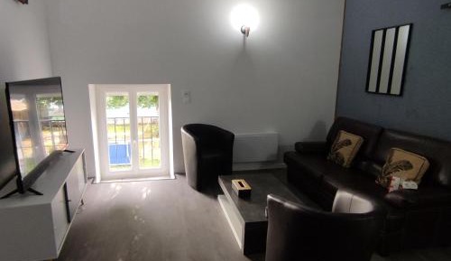 One-Bedroom Apartment with Garden View