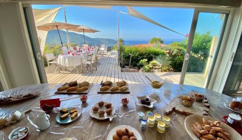 Suite with Terrace and Sea View