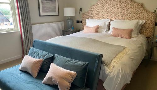 The Family Room (No Pets)