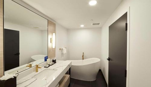 One-Bedroom King Suite with City View