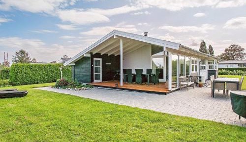 Three-Bedroom Vacation Home 