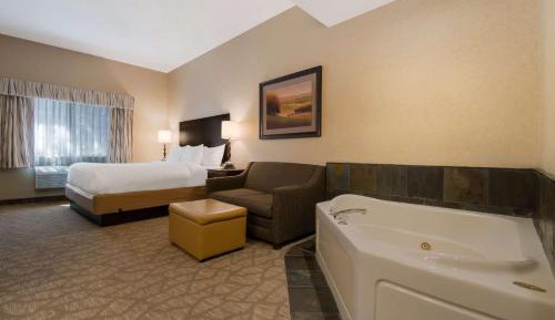 King Room with Roll In Shower-Disability Access