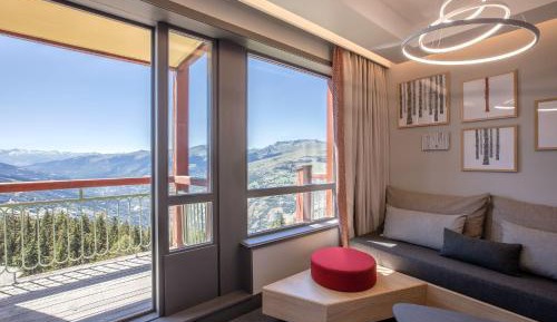 Superior Room with Balcony and Valley View