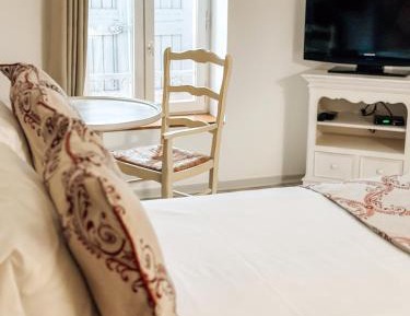 Deluxe Double Room with Shower