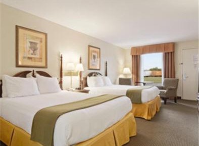 Queen Room with Two Queen Beds - Non-Smoking