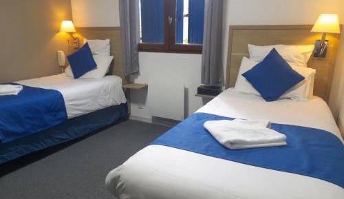 Twin Room with Private Bathroom