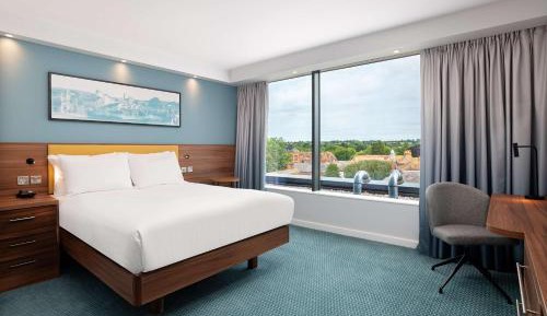 Queen Room with View