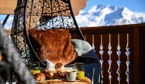 FIVE-BEDROOM PRESTIGE PENTHOUSE