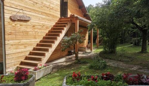 Two-Bedroom Apartment with Mountain View