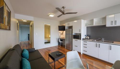 One-Bedroom Apartment - Queen