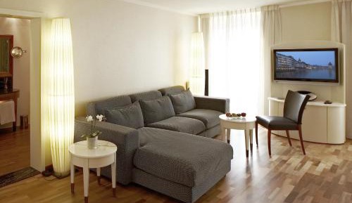 Suite with Whirlpool, River View and Balcony