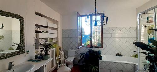 Single Room with Shared Bathroom