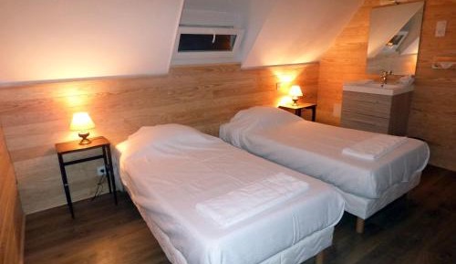 Chalet ( 4-6 People)