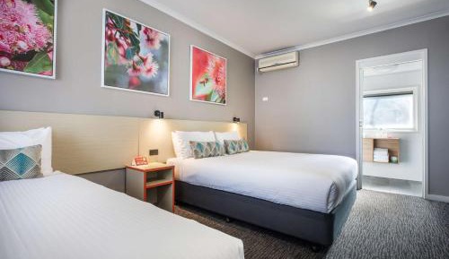 Studio Queen and Single 