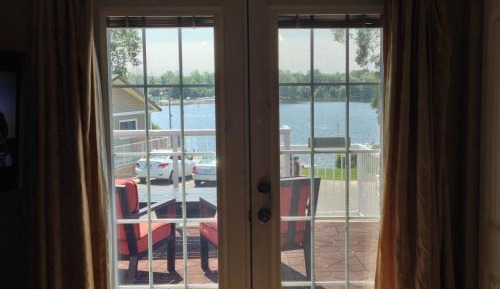 Junior Suite with Lake View and Balcony