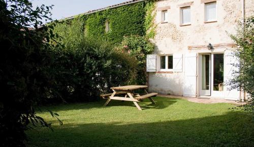 Two-Bedroom House Folle Blanche