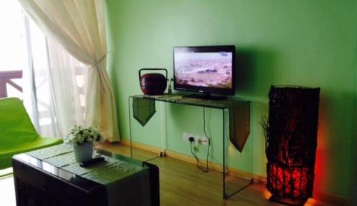 Apartment with Garden View