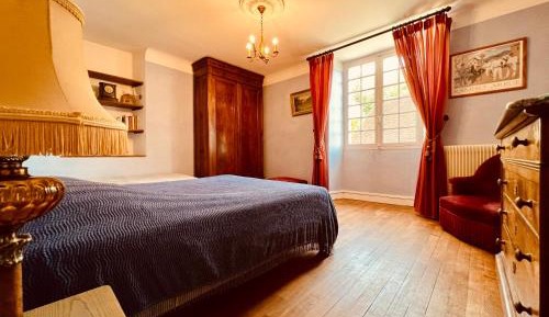 Deluxe Room (2 Adults + 1 Child)