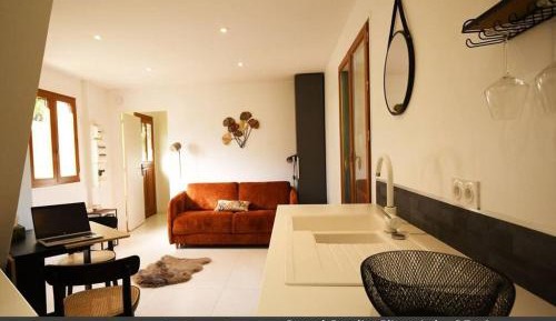 Studio Apartment