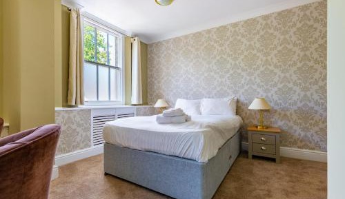 Deluxe Double Room with Bath