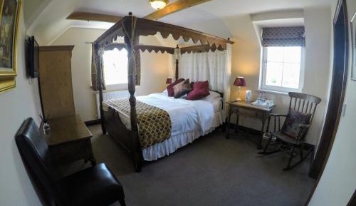 Double Room with Private Bathroom