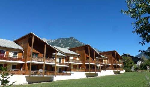 Three-Bedroom Premium Apartment with Balcony