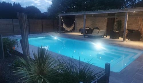 One-Bedroom Apartment with Pool View