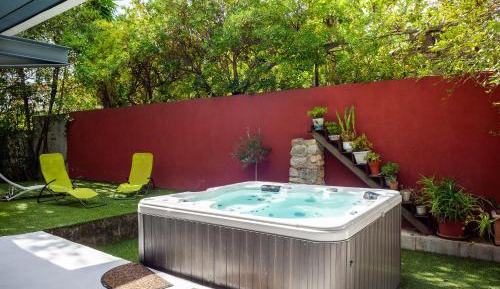 Villa with Garden View