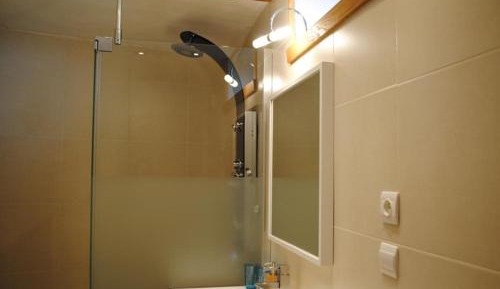 Quadruple Room with Private Bathroom