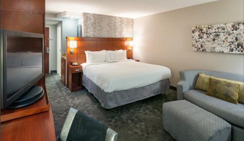 King Room with Sofa Bed and Balcony