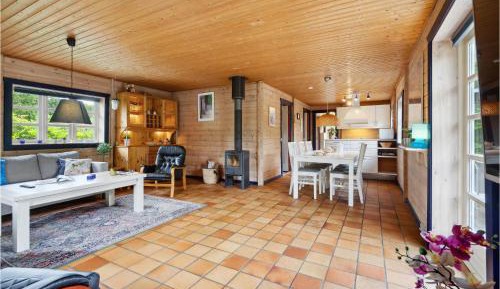 Three-Bedroom Vacation Home 